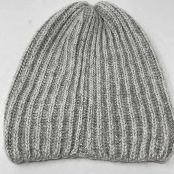 ✨3/$25✨ American Eagle Light Gray Winter Hat - Picture 2 of 5